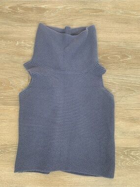 Banana Republic Gray Cashmere Sleeveless Sweater Size M